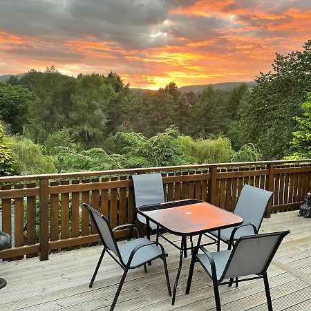 Beautiful 2 Bedroom Lodge With Stunning Views Blair Atholl Extérieur photo