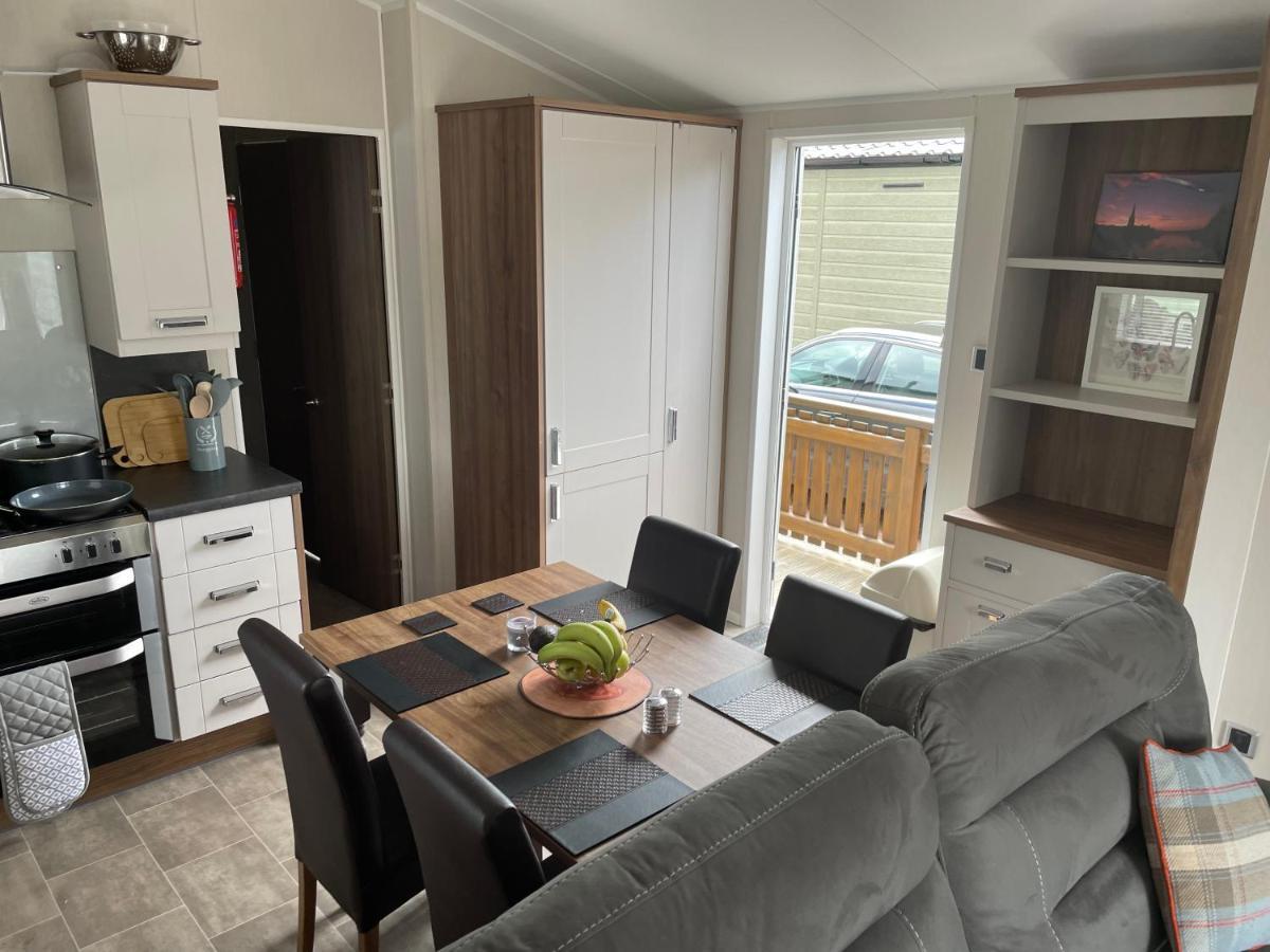 Beautiful 2 Bedroom Lodge With Stunning Views Blair Atholl Extérieur photo
