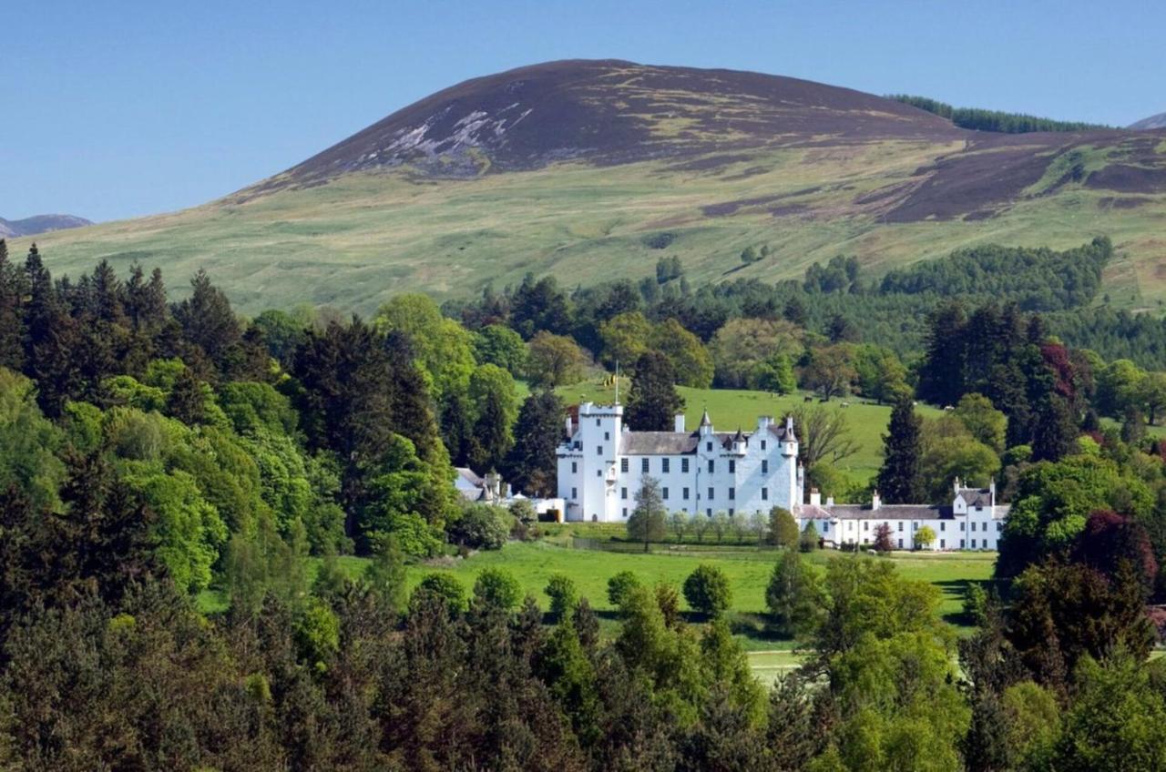 Beautiful 2 Bedroom Lodge With Stunning Views Blair Atholl Extérieur photo
