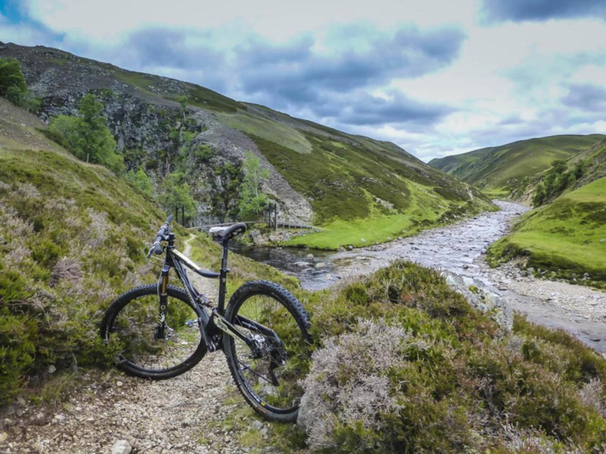 Beautiful 2 Bedroom Lodge With Stunning Views Blair Atholl Extérieur photo