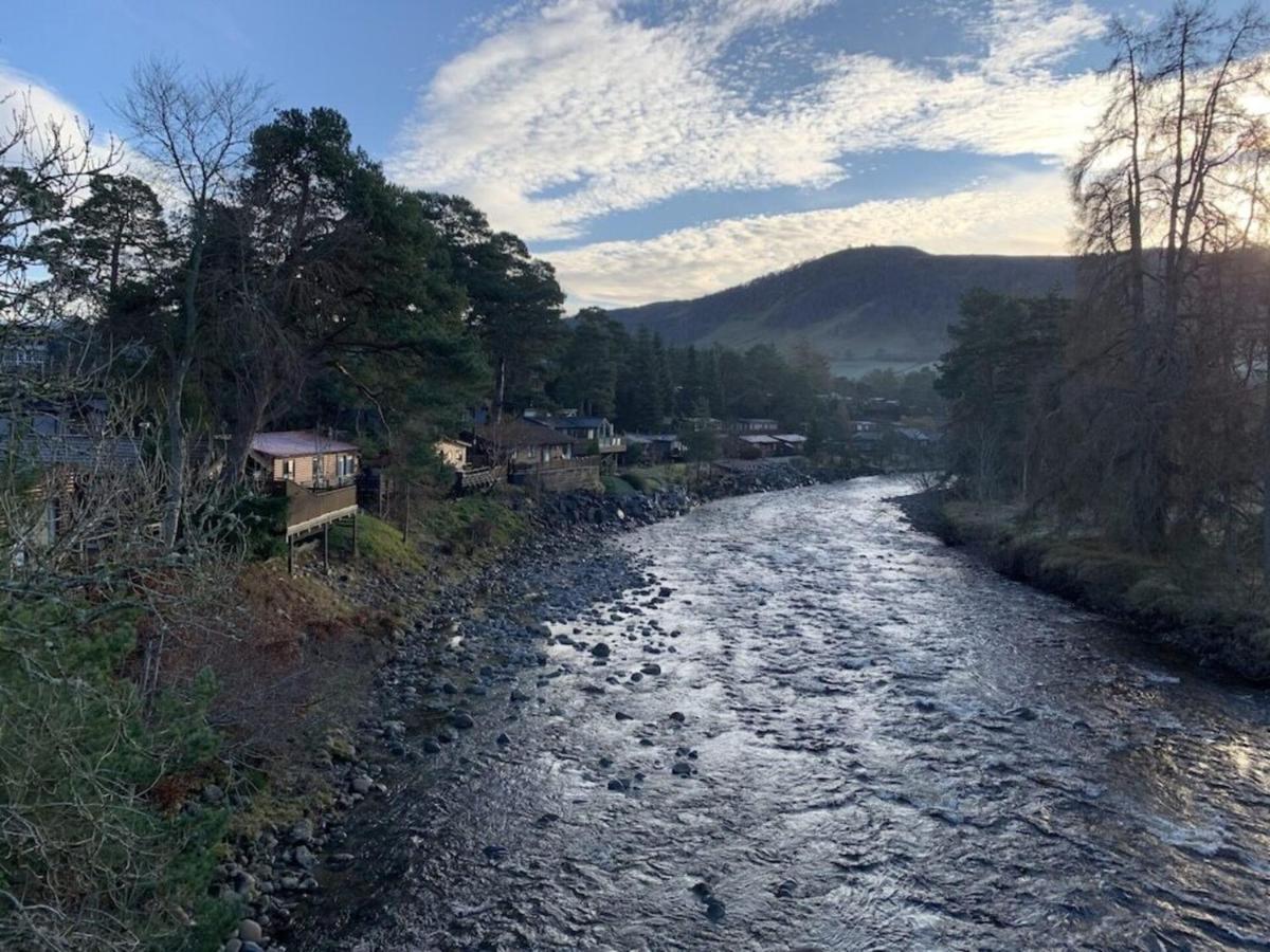 Beautiful 2 Bedroom Lodge With Stunning Views Blair Atholl Extérieur photo